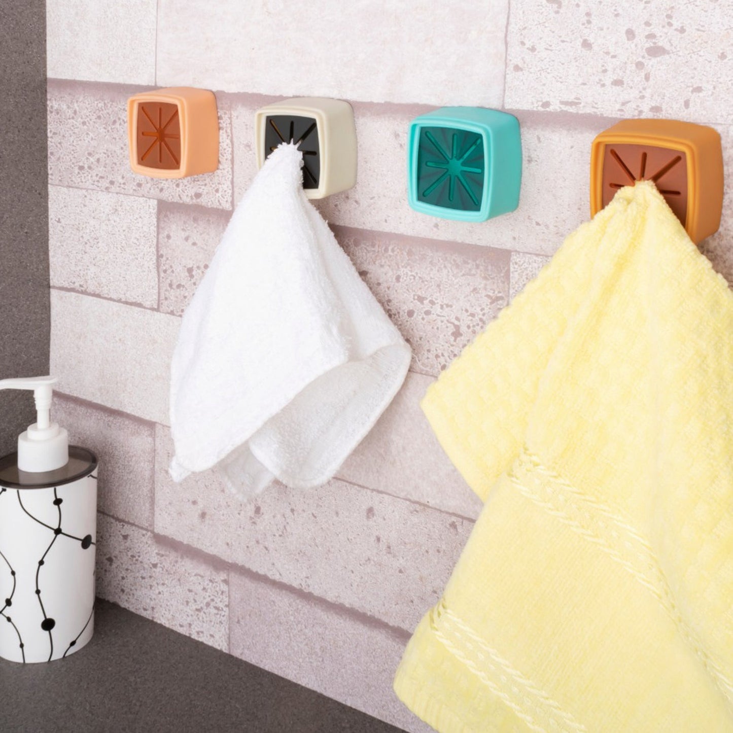 4 Pc Towel Holder for Easy Take-in And Take-out Purposes.