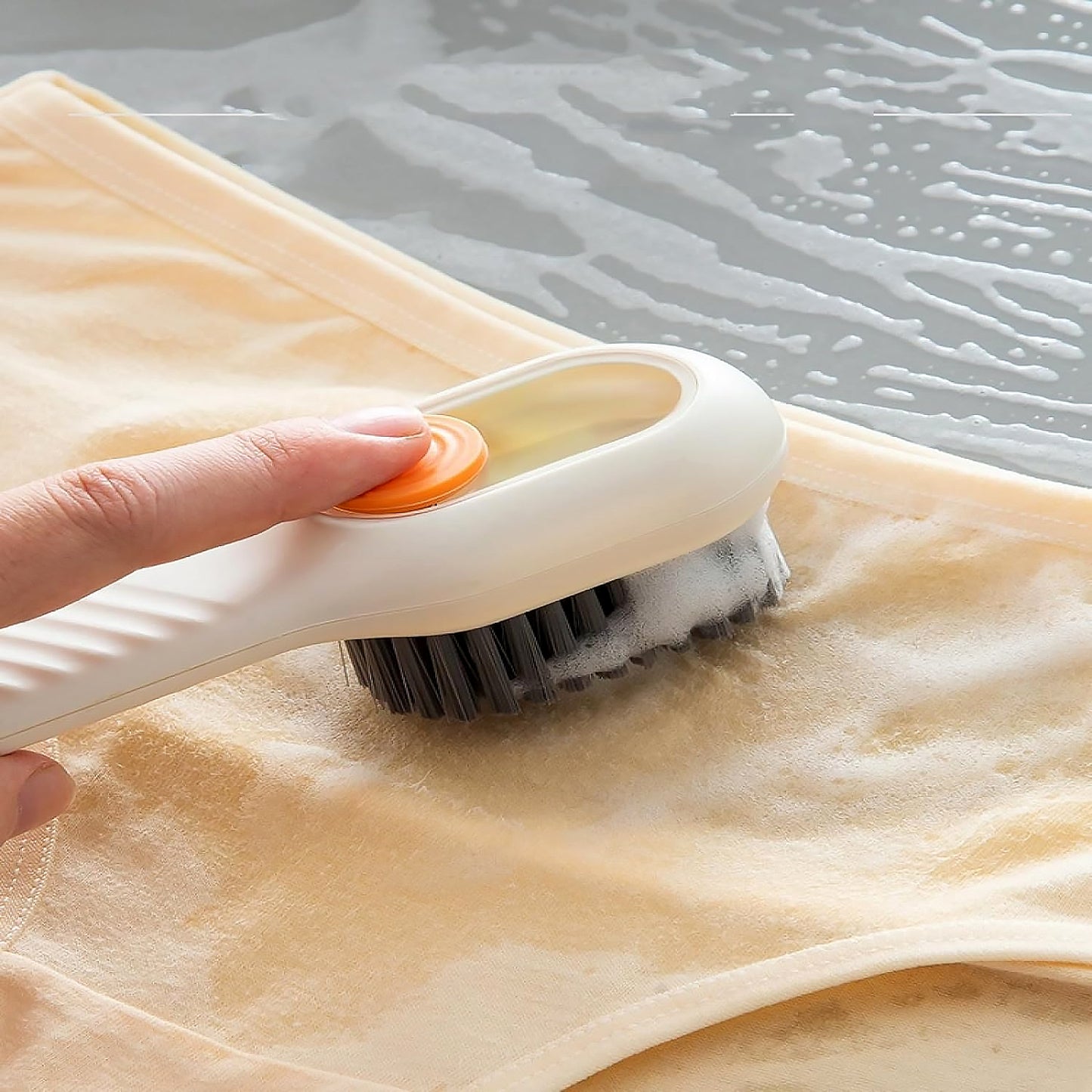 Multifunctional Scrubbing Brush – Built-in Soap Dispenser
